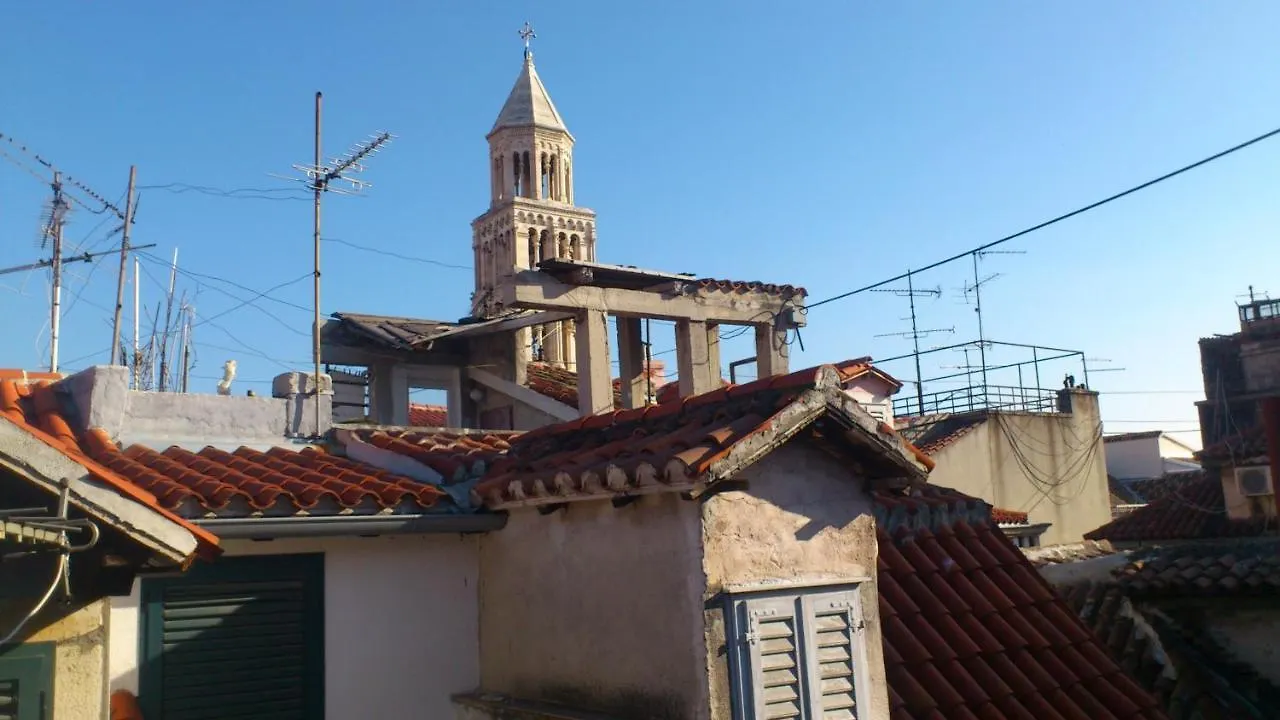 Iron Gates Apartments Split Croacia