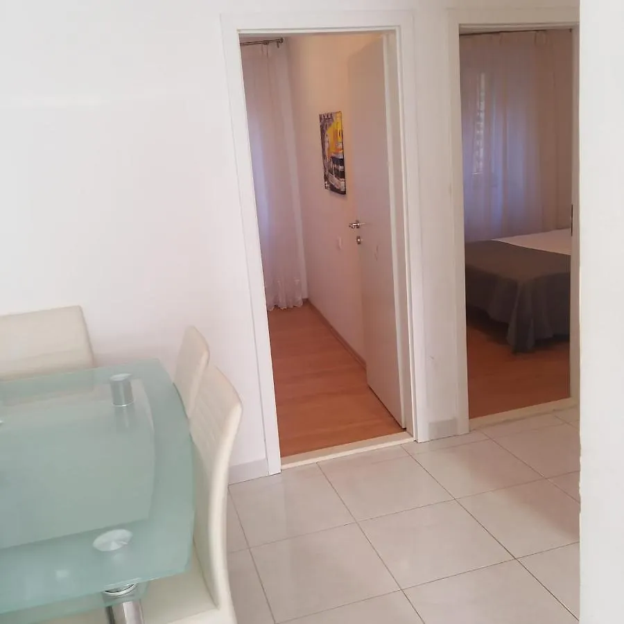 Iron Gates Apartments Split Croacia