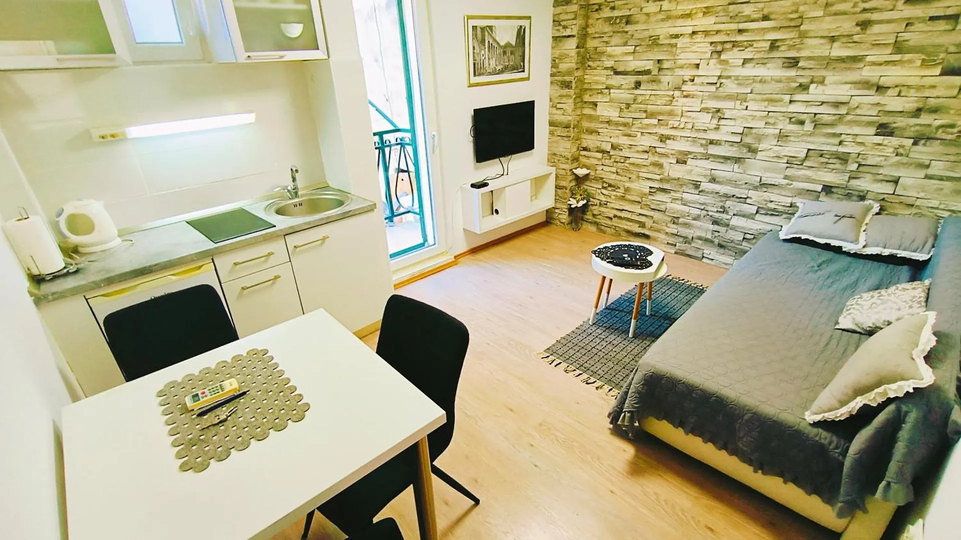 Iron Gates Apartments Split Croacia